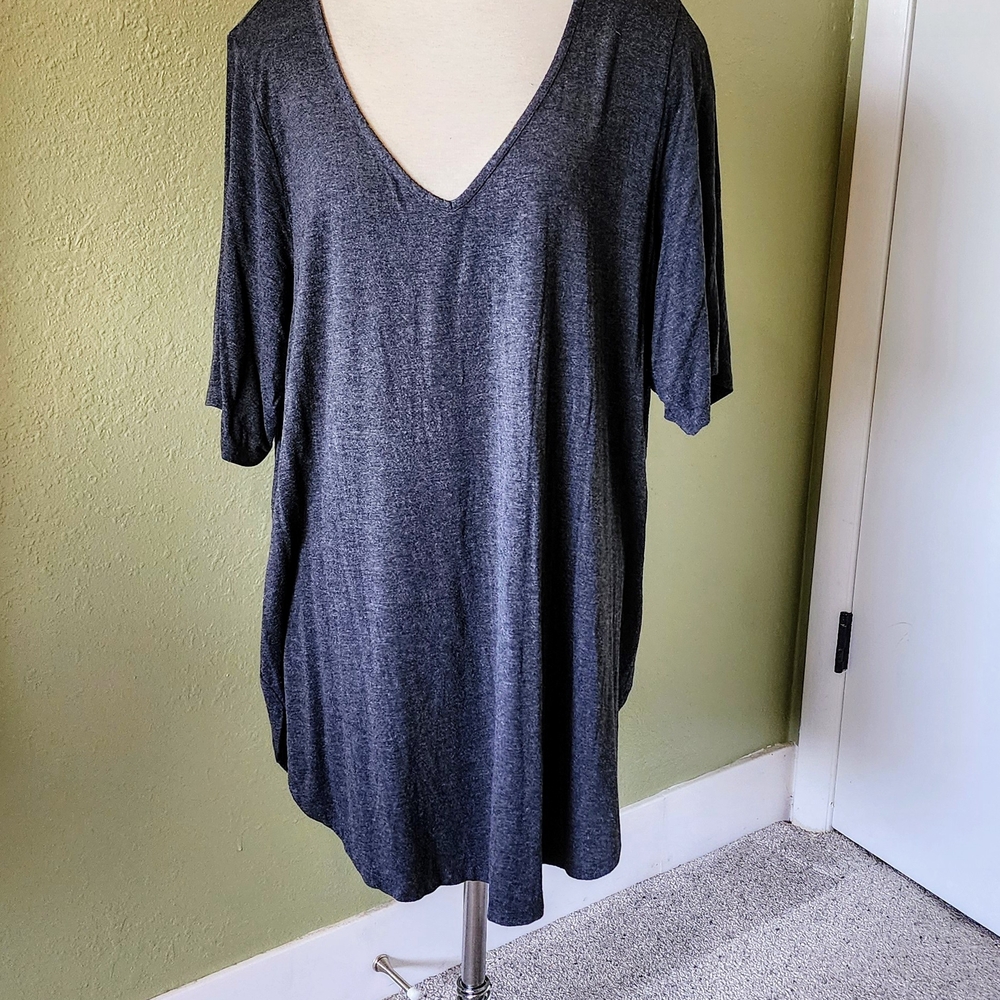Torrid Charcoal V-Neck Knit Top Size 4 (26)